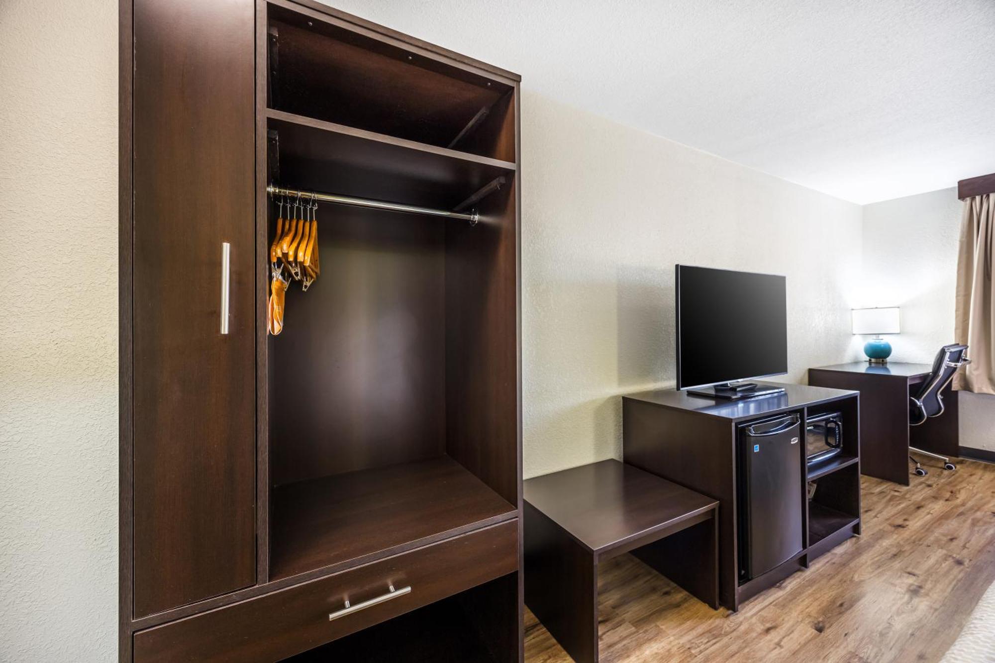 Sleep Inn & Suites Salina I-135 Eksteriør billede