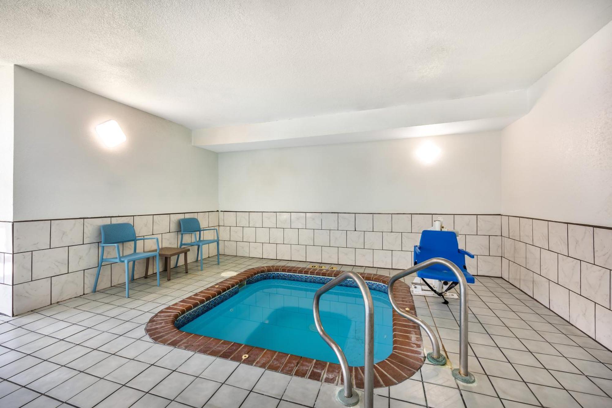 Sleep Inn & Suites Salina I-135 Eksteriør billede