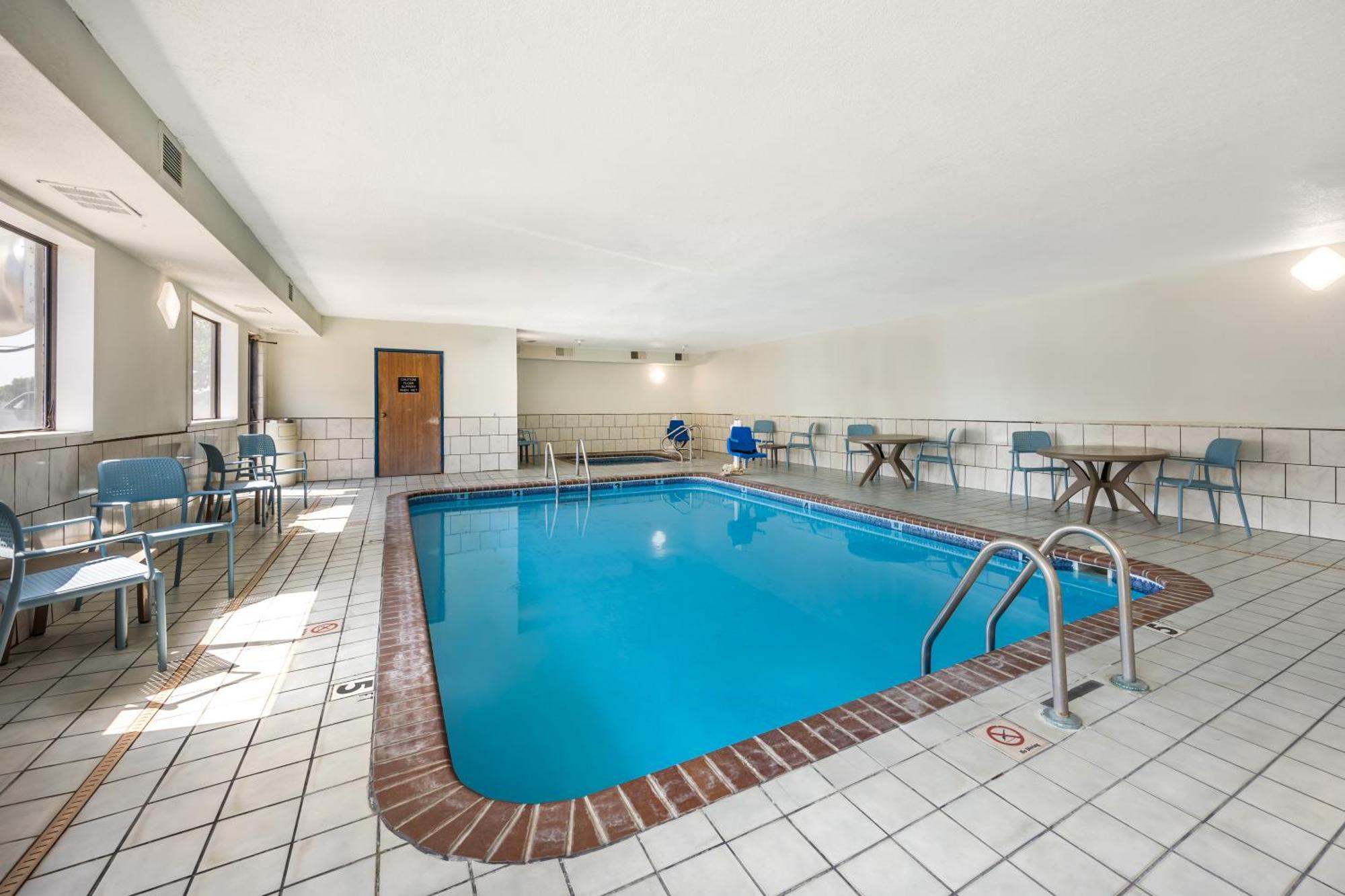 Sleep Inn & Suites Salina I-135 Eksteriør billede