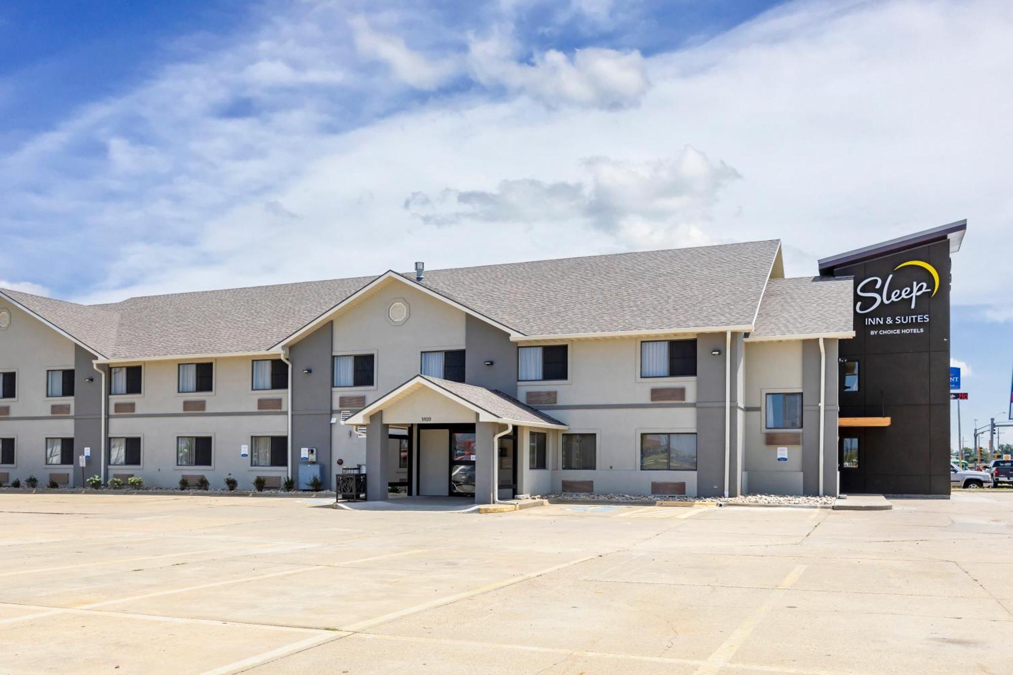 Sleep Inn & Suites Salina I-135 Eksteriør billede